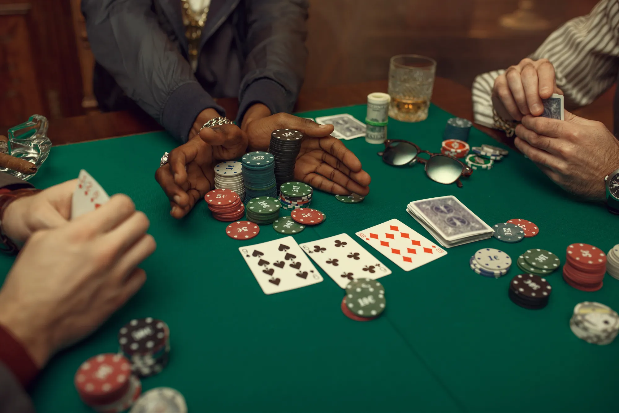 What is chain reaction gameplay in slot games